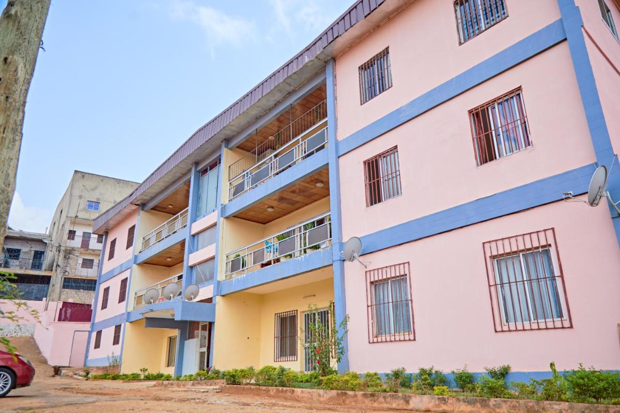 Residence Verone - Appartement Meublés Yaoundé Esterno foto