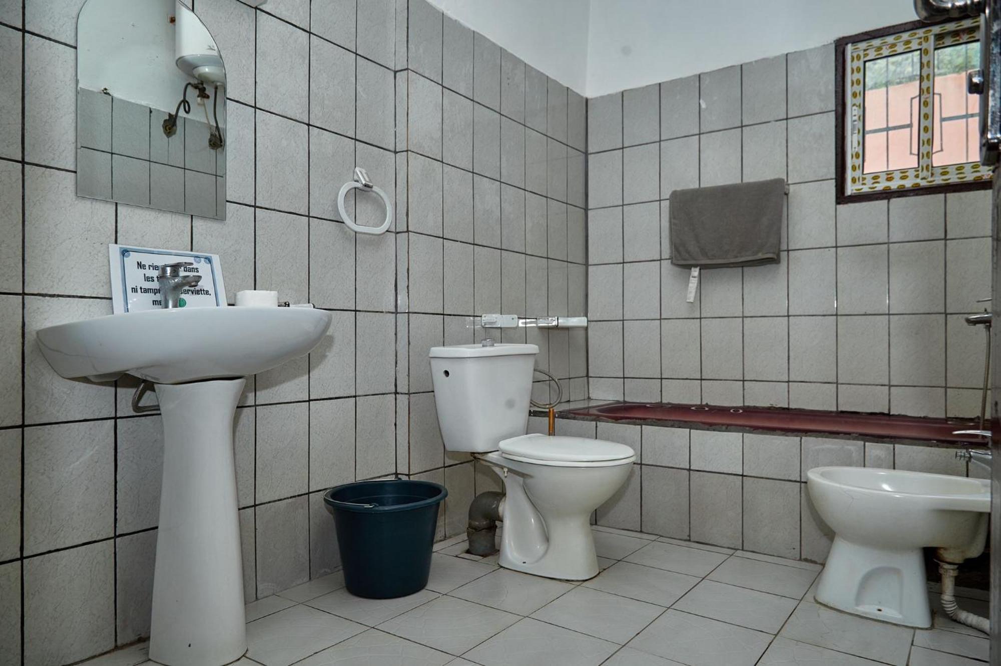 Residence Verone - Appartement Meublés Yaoundé Esterno foto