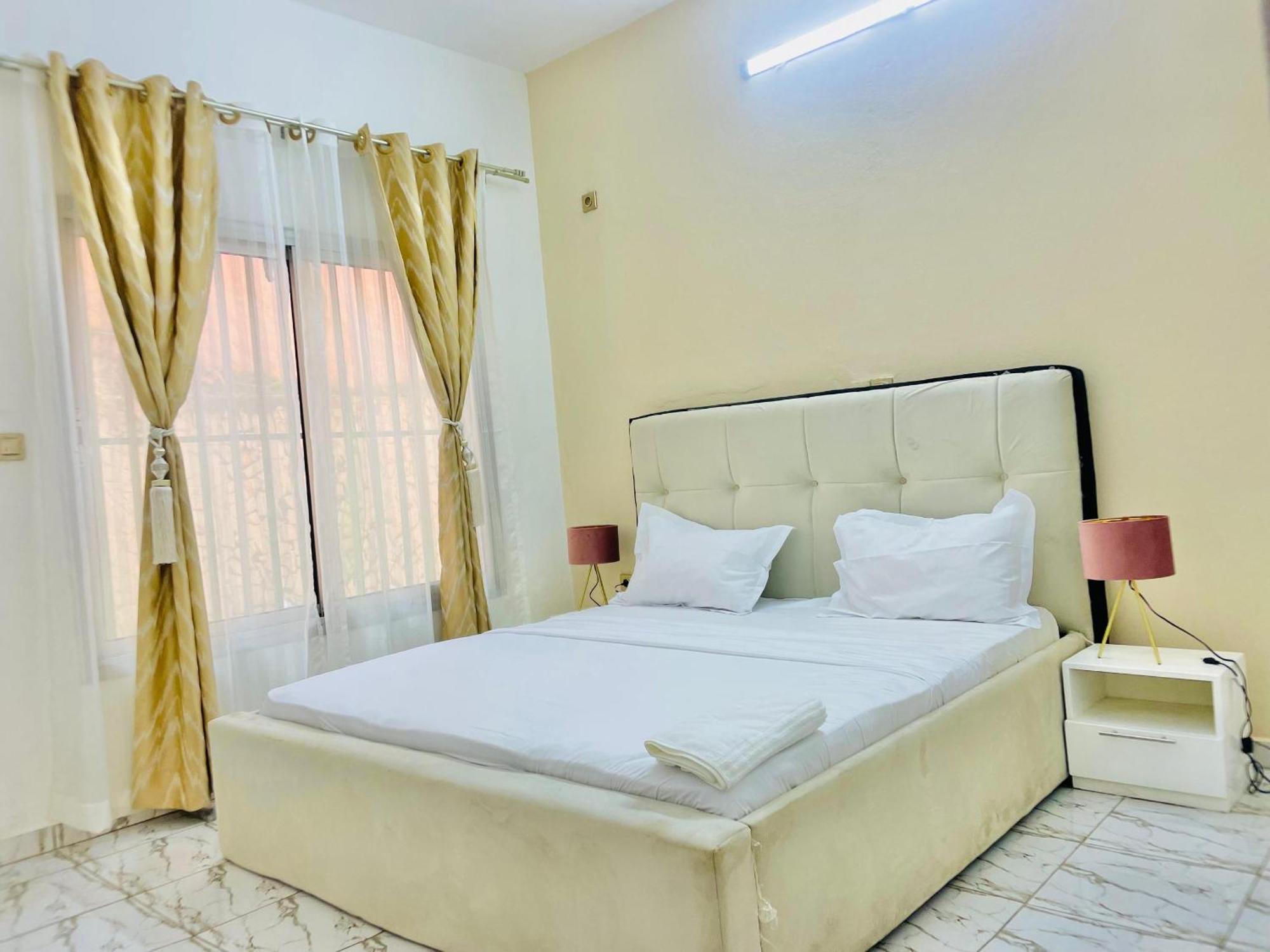 Residence Verone - Appartement Meublés Yaoundé Esterno foto