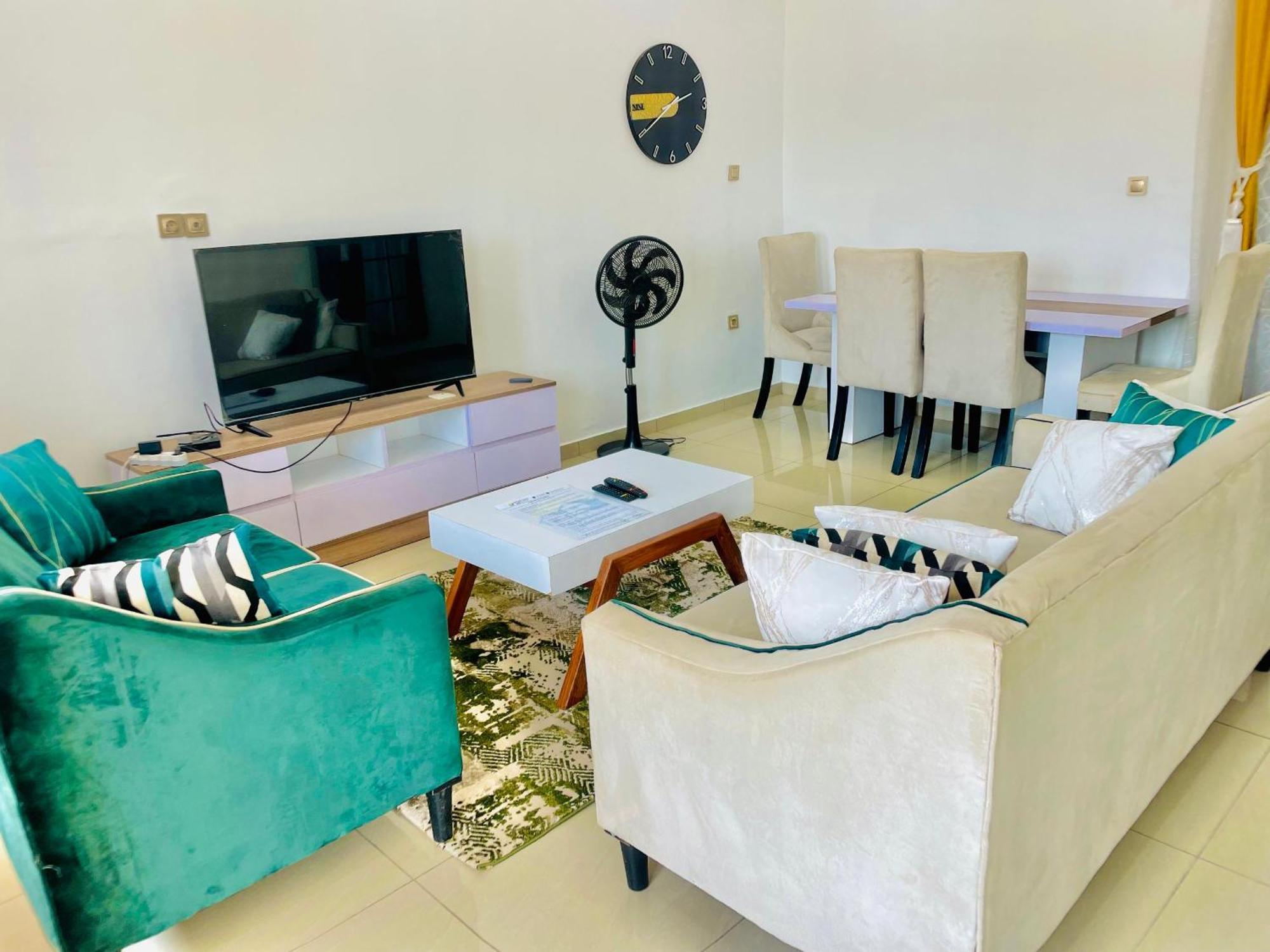 Residence Verone - Appartement Meublés Yaoundé Esterno foto
