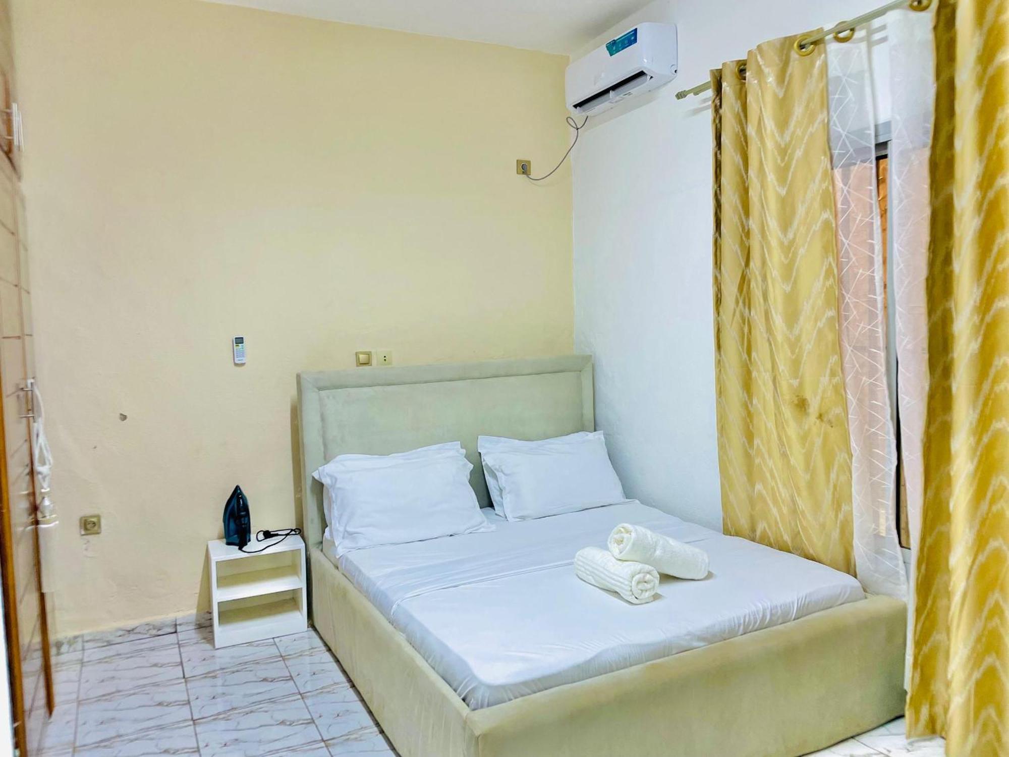 Residence Verone - Appartement Meublés Yaoundé Esterno foto