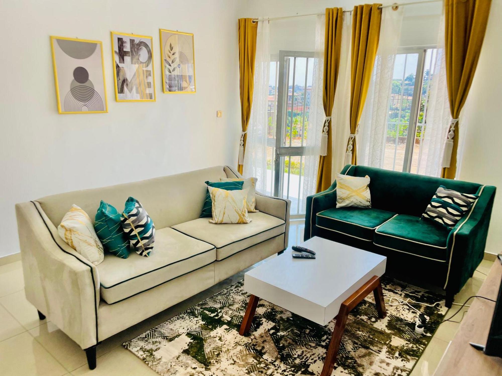 Residence Verone - Appartement Meublés Yaoundé Esterno foto
